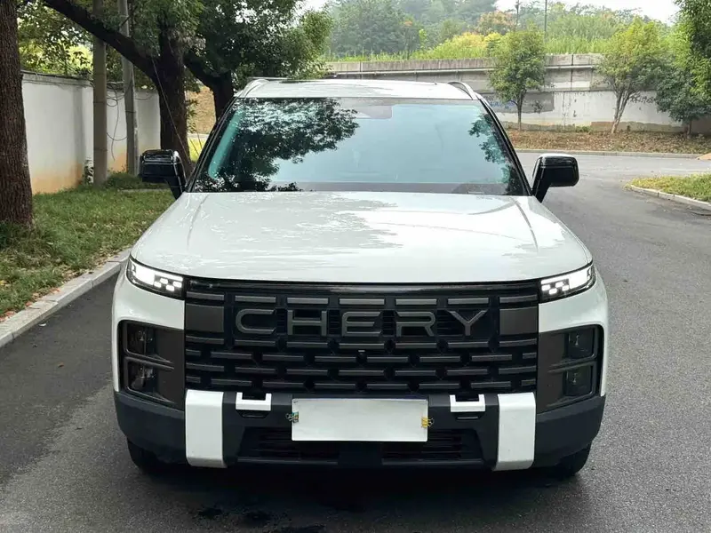 Vehicle photo 2