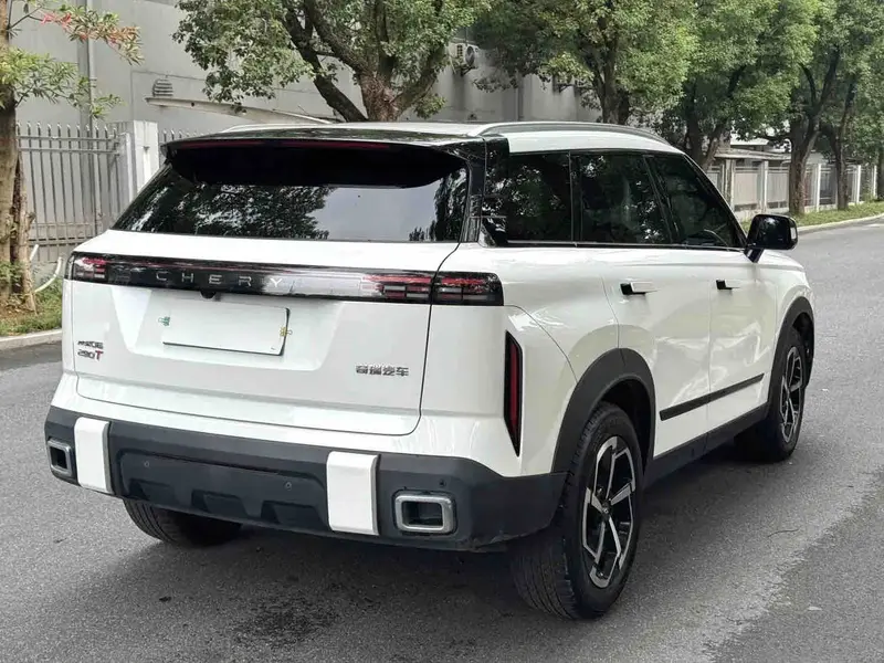 Vehicle photo 4