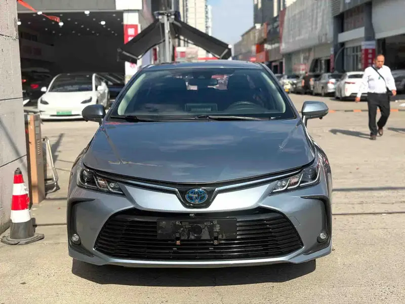 Vehicle photo 2