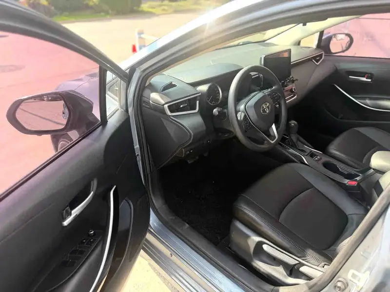 Vehicle photo 5