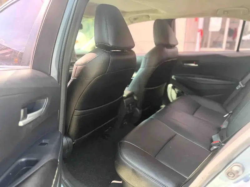 Vehicle photo 6