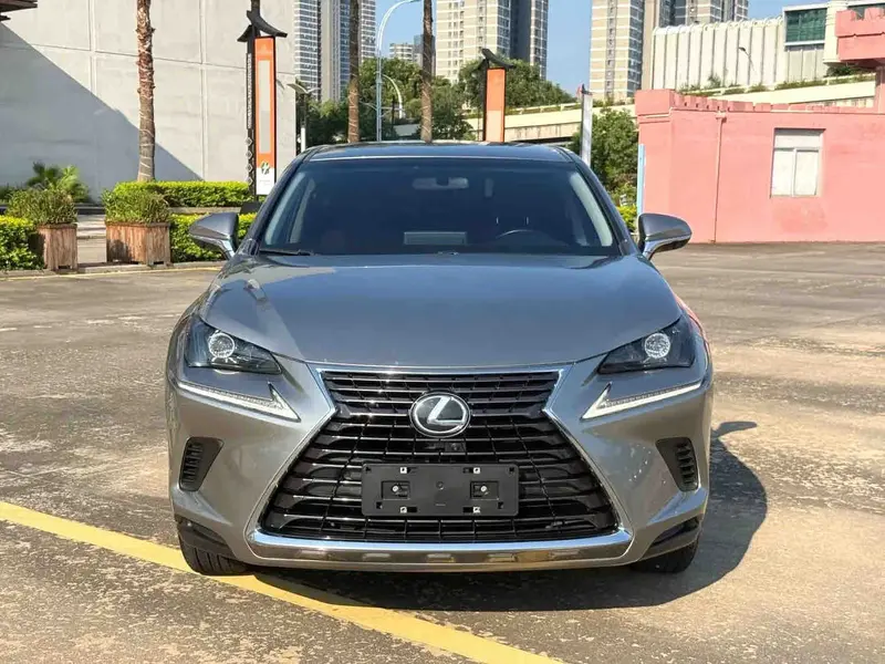 Vehicle photo 3