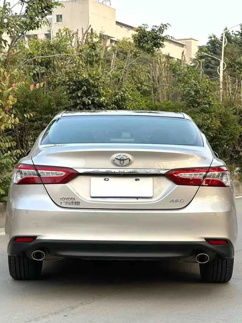 Vehicle photo 4