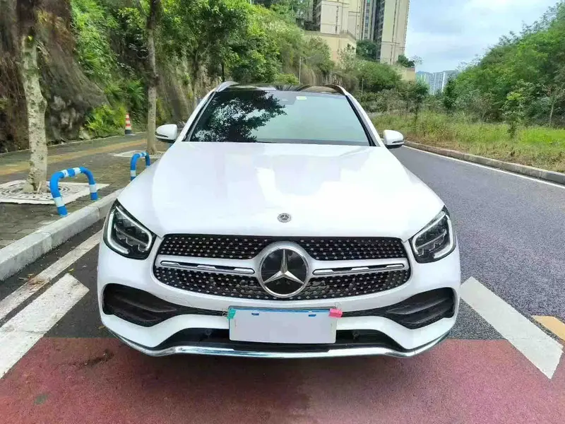 Vehicle photo 2