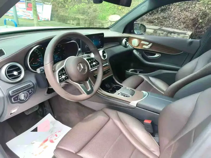 Vehicle photo 4