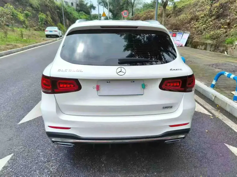 Vehicle photo 8