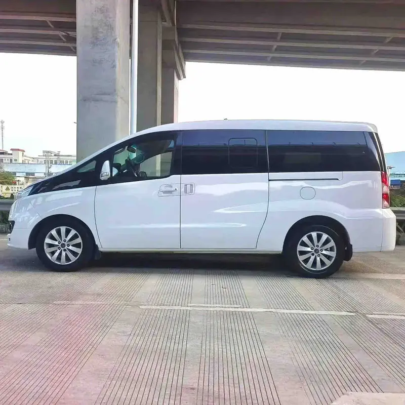 Vehicle photo 4