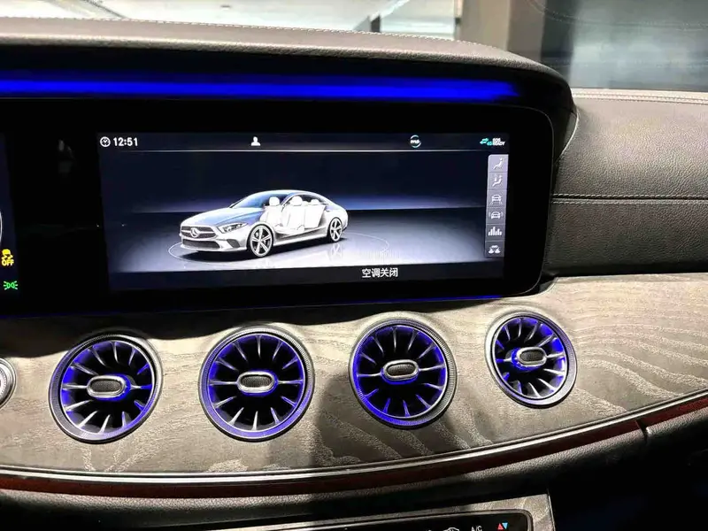 Vehicle photo 16
