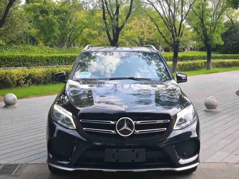 Vehicle photo 2