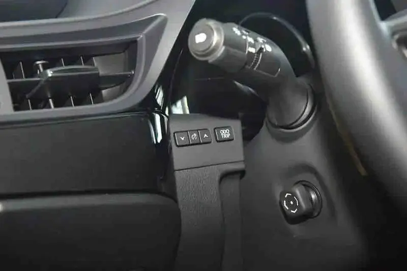 Vehicle photo 7
