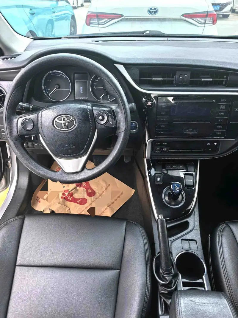 Vehicle photo 4