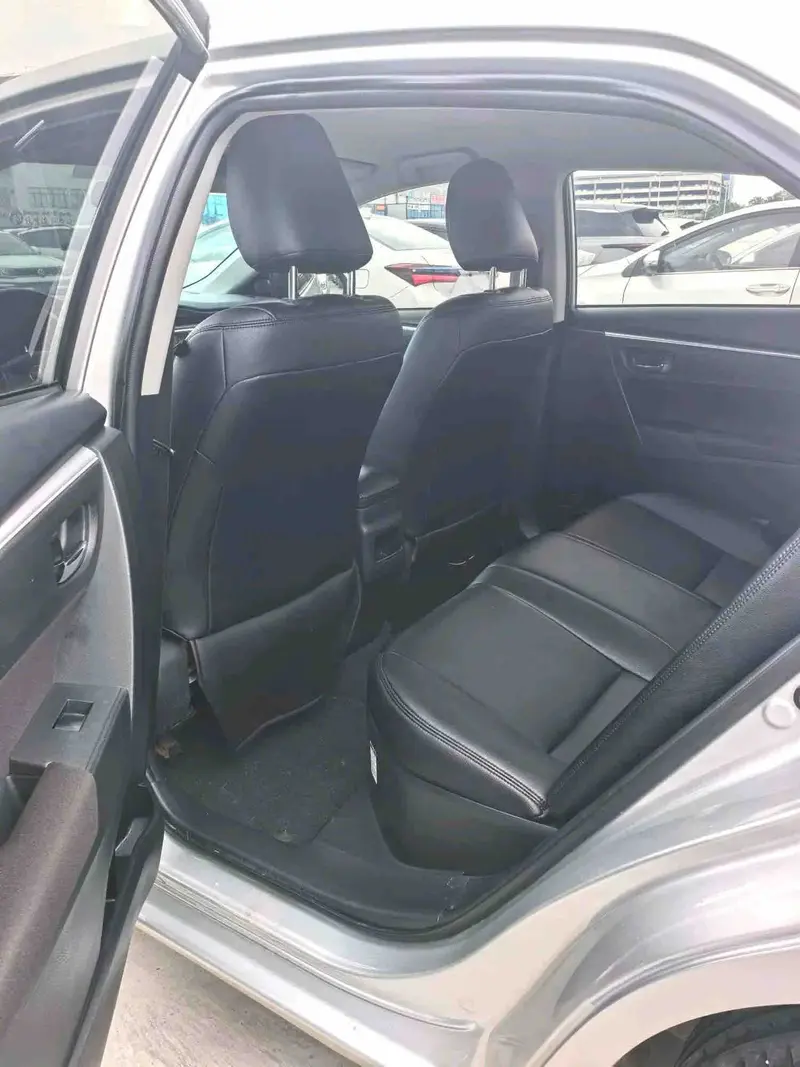 Vehicle photo 7