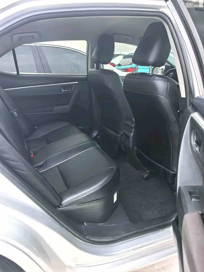 Vehicle photo 8