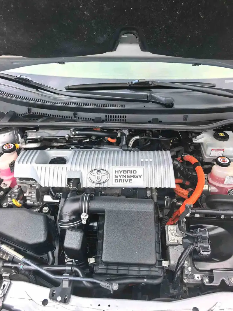 Vehicle photo 9