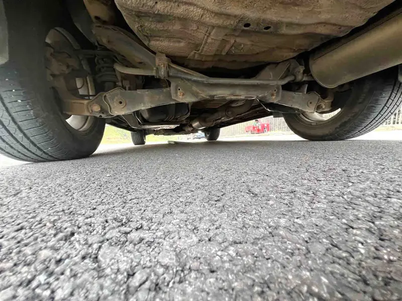 Vehicle photo 9