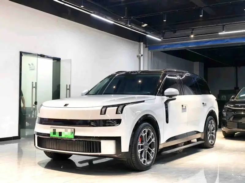 2025 Lynk & Co 900 2.0T PHEV AWD Ultra