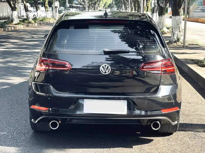 Vehicle photo 6