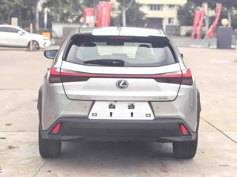 Vehicle photo 5