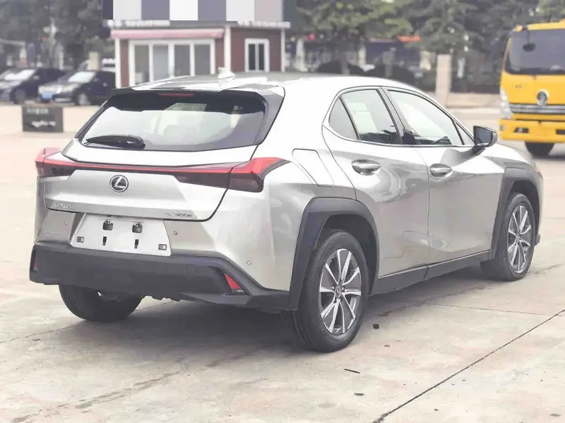 Vehicle photo 6