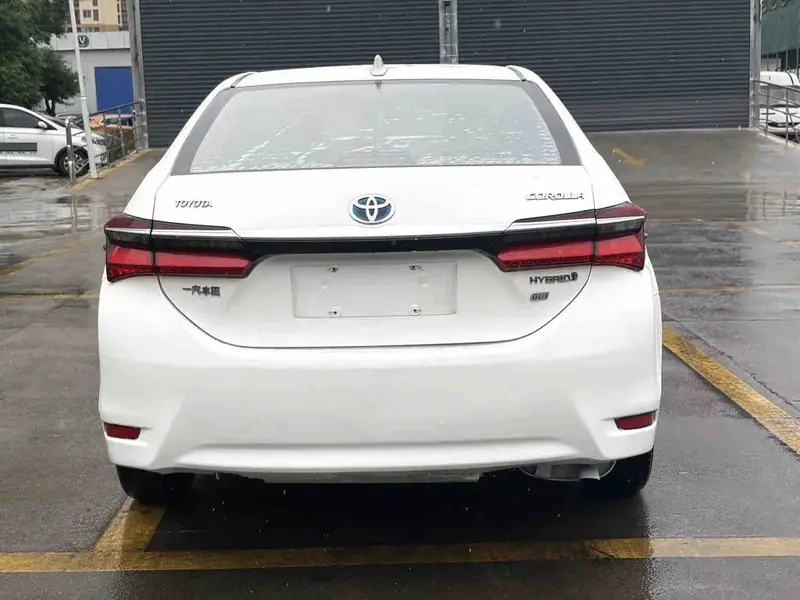 Vehicle photo 5