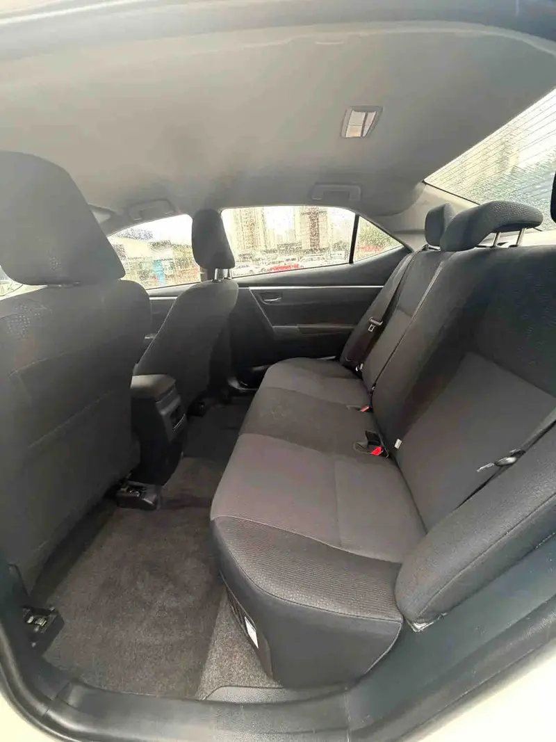 Vehicle photo 9