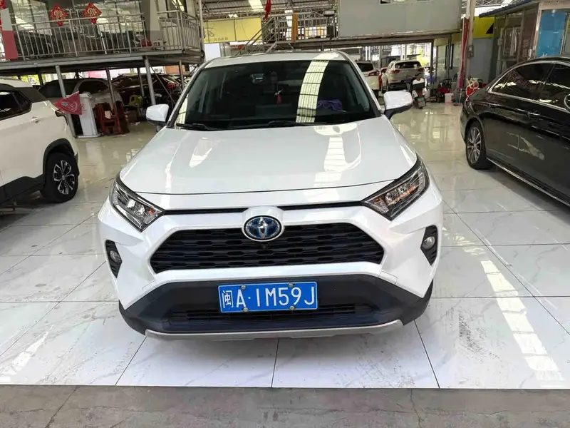 Vehicle photo 2
