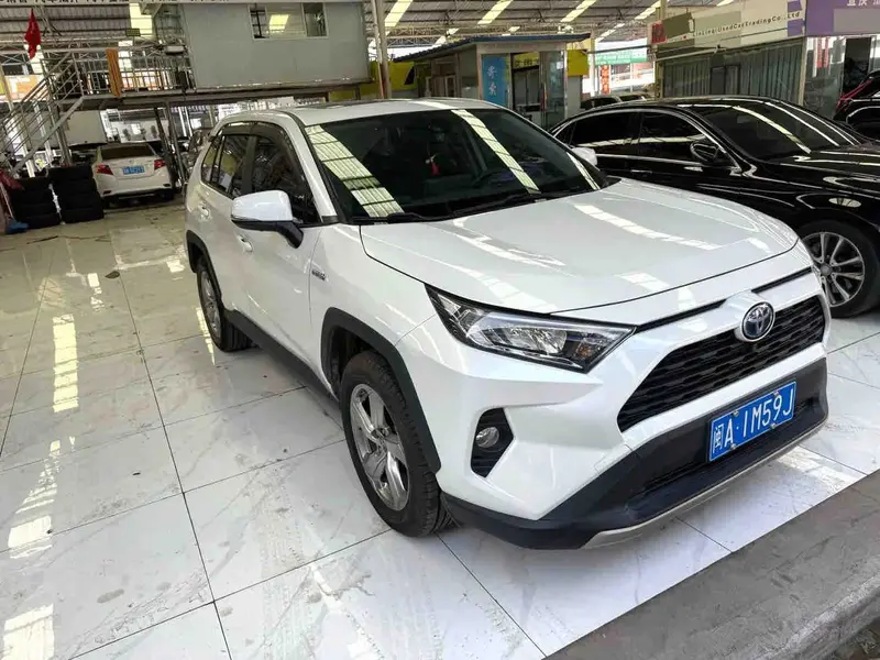 Vehicle photo 3