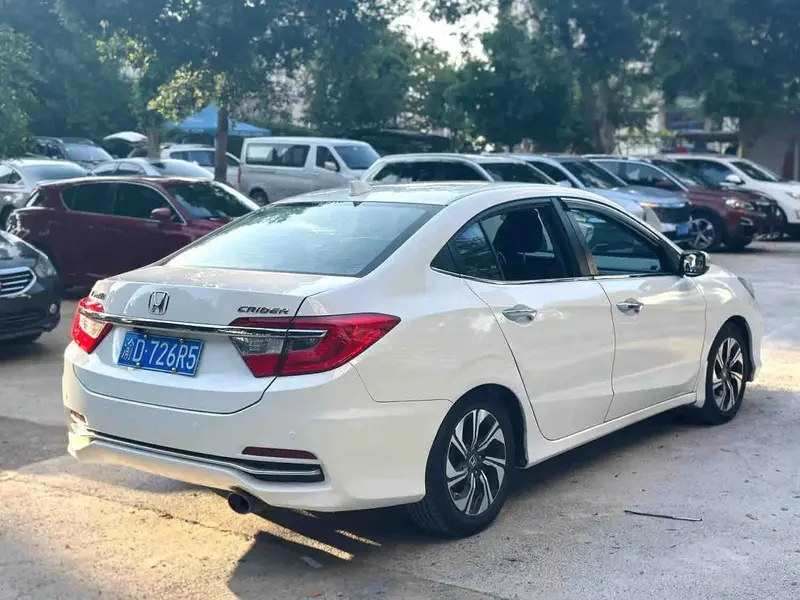 Vehicle photo 5