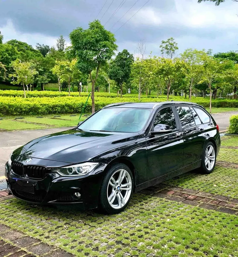 2013 BMW 3 Series 320i Touring 2.0T 8AT Sport