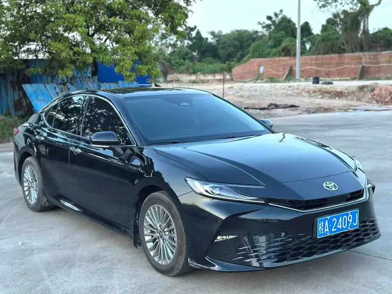 Vehicle photo 3