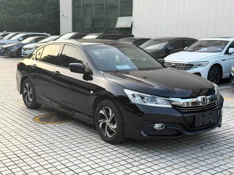 Vehicle photo 2