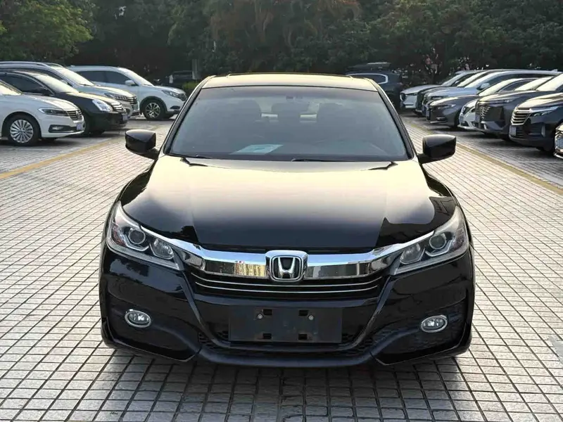 Vehicle photo 3
