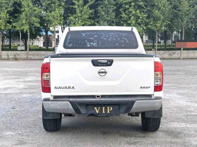 Vehicle photo 7