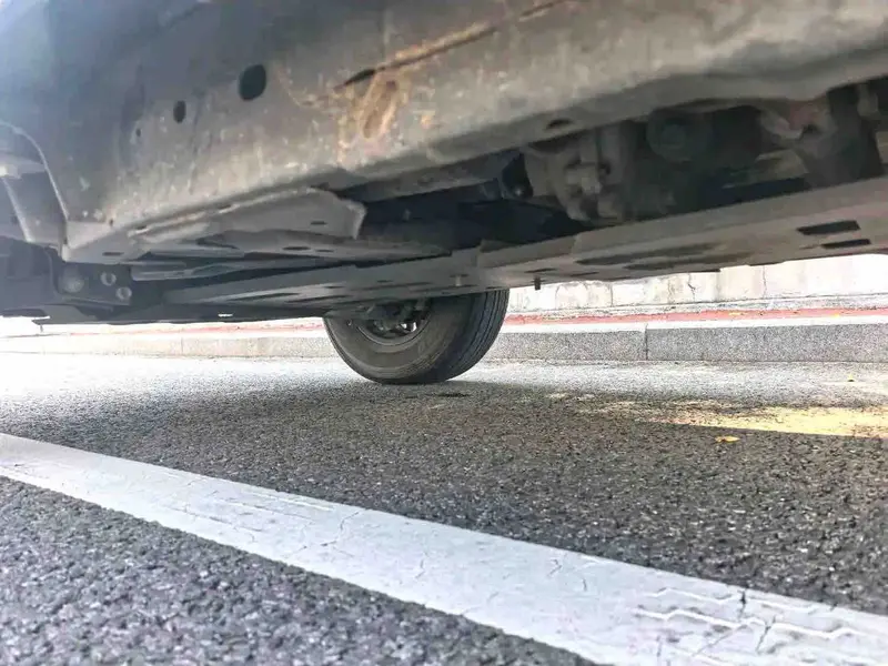 Vehicle photo 11