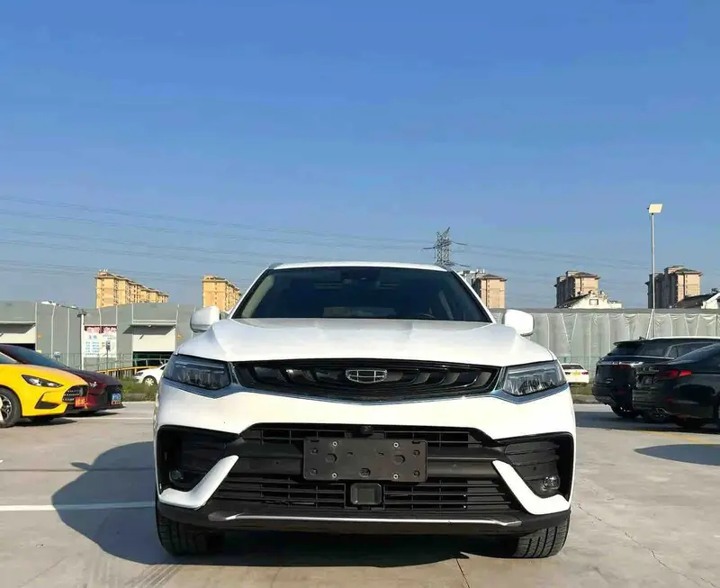 Vehicle photo 2