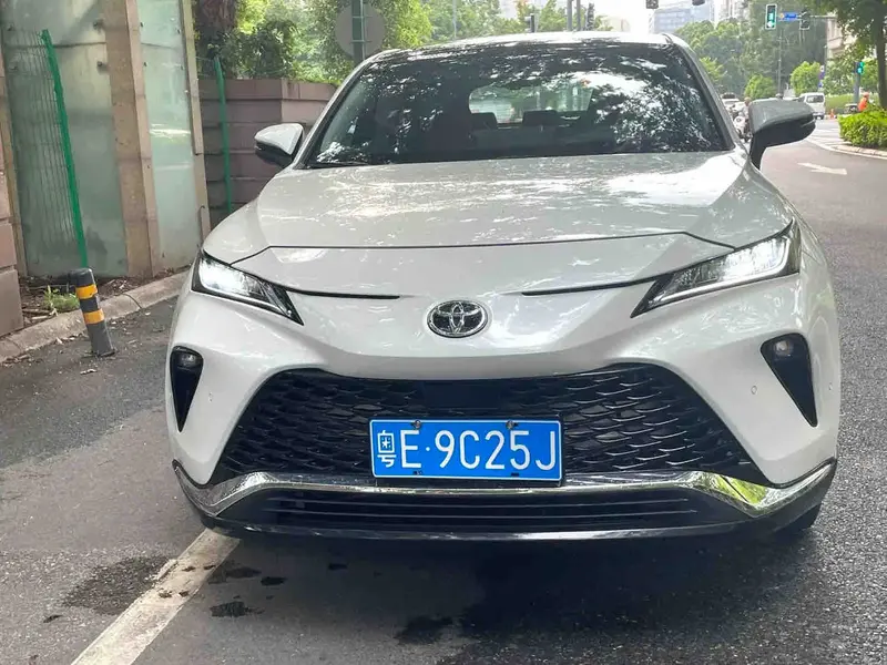 Vehicle photo 3