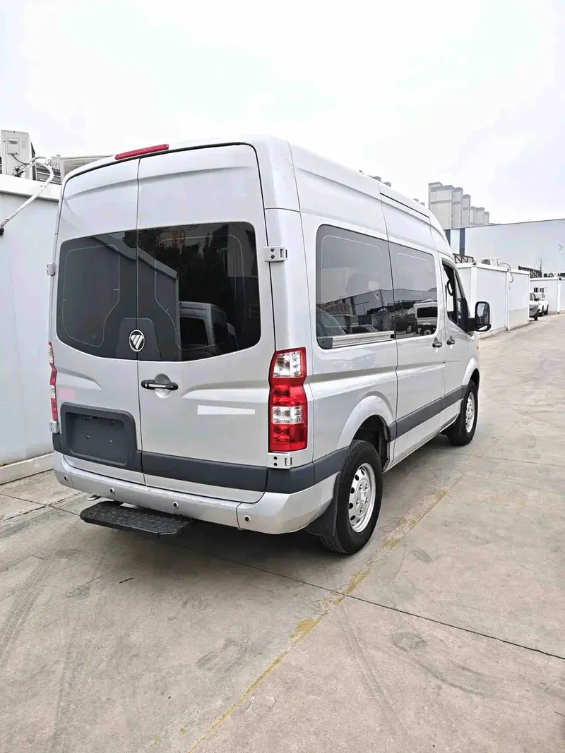 Vehicle photo 3
