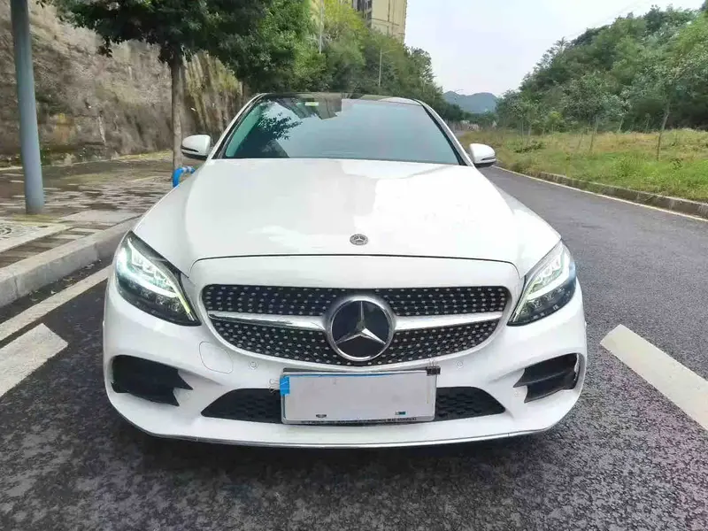 Vehicle photo 2