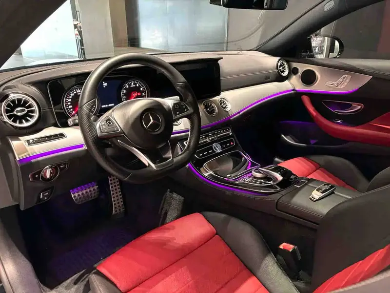 Vehicle photo 8