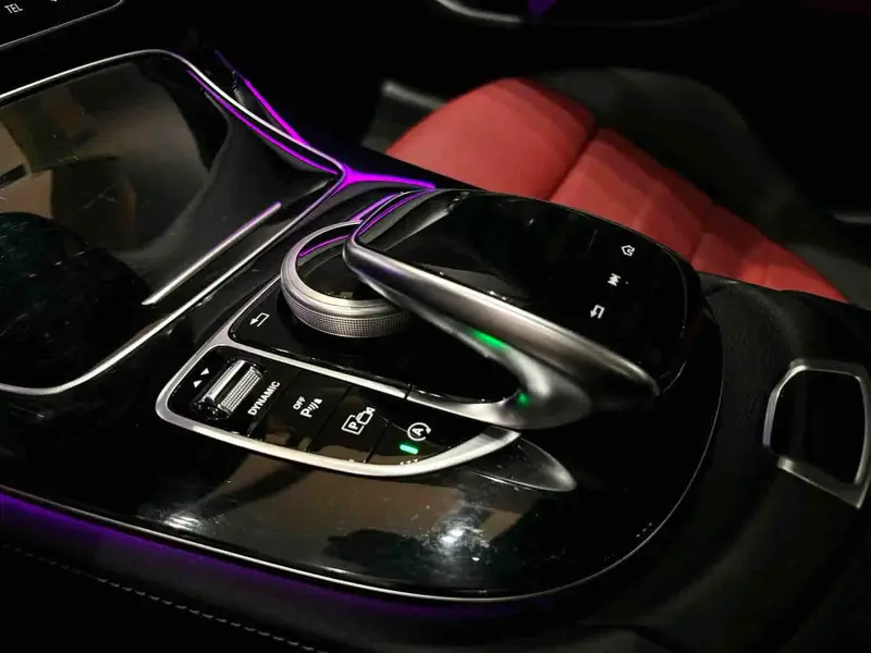 Vehicle photo 9
