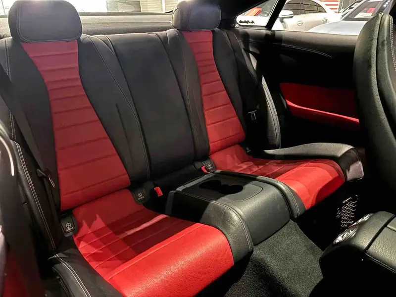 Vehicle photo 13