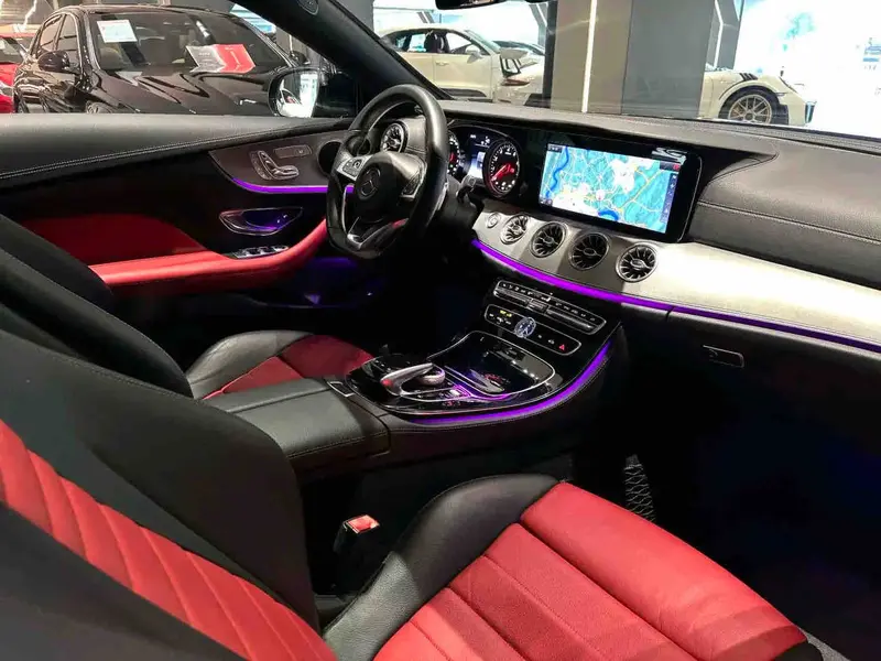 Vehicle photo 14