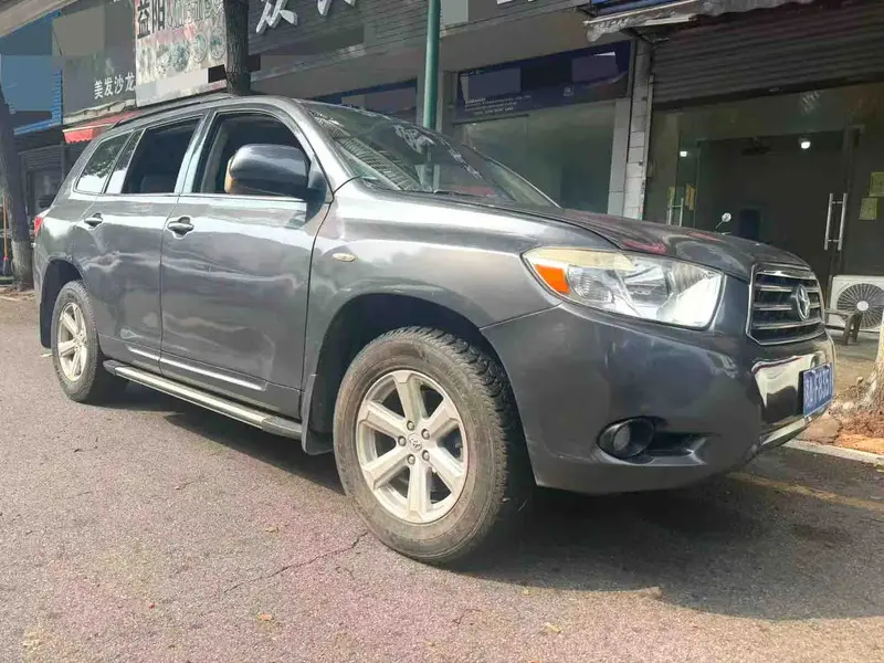 Vehicle photo 3