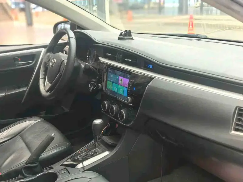 Vehicle photo 7