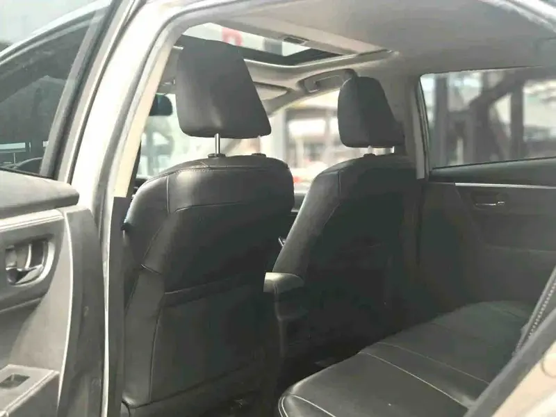 Vehicle photo 9