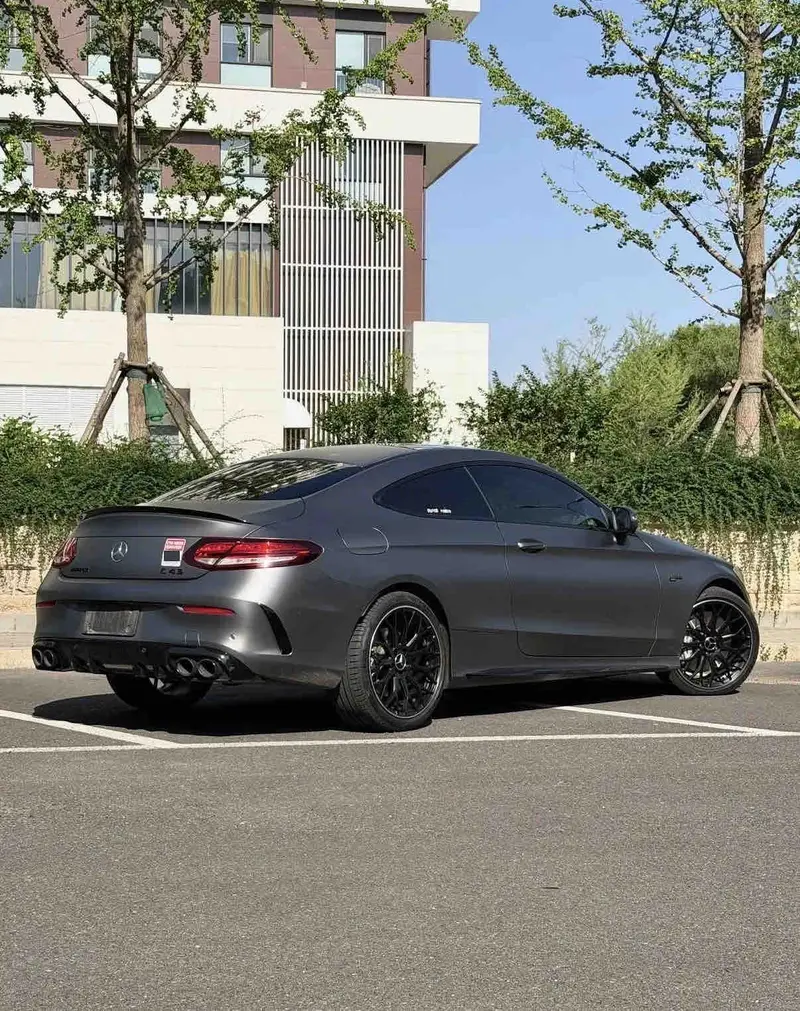 Vehicle photo 3