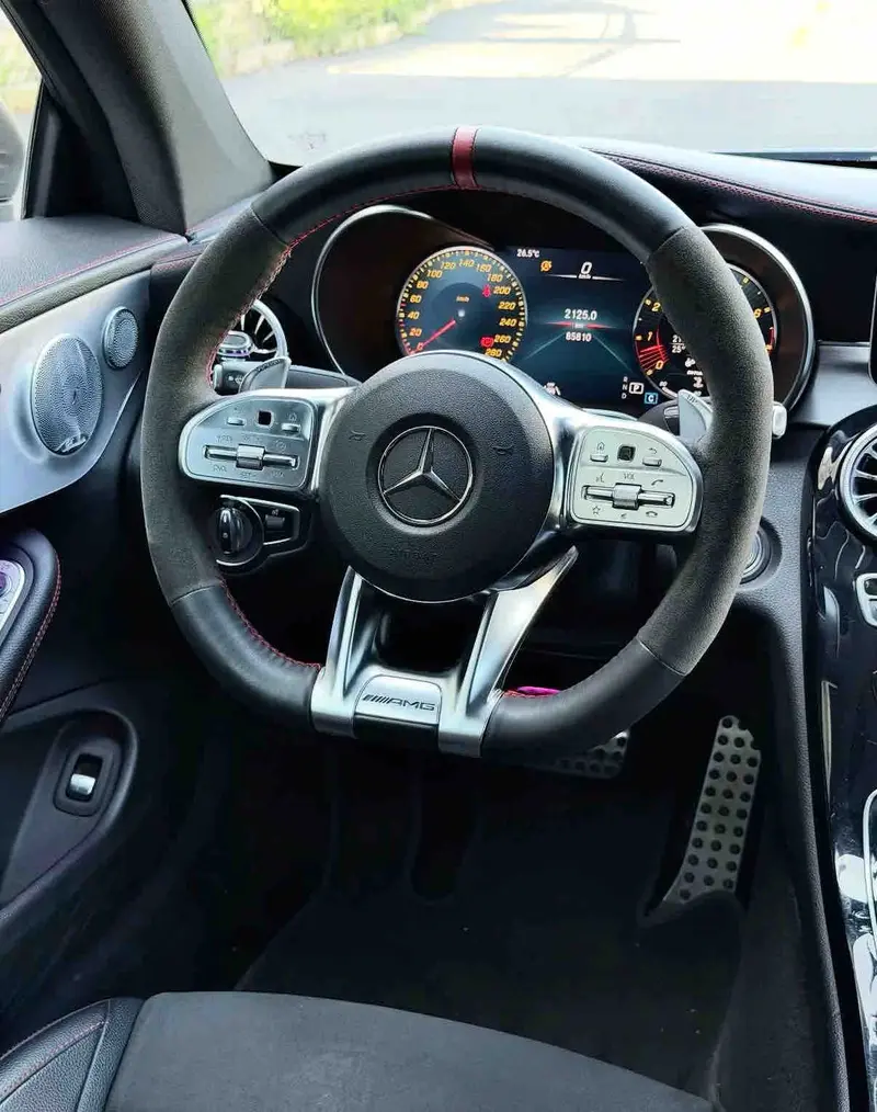 Vehicle photo 5