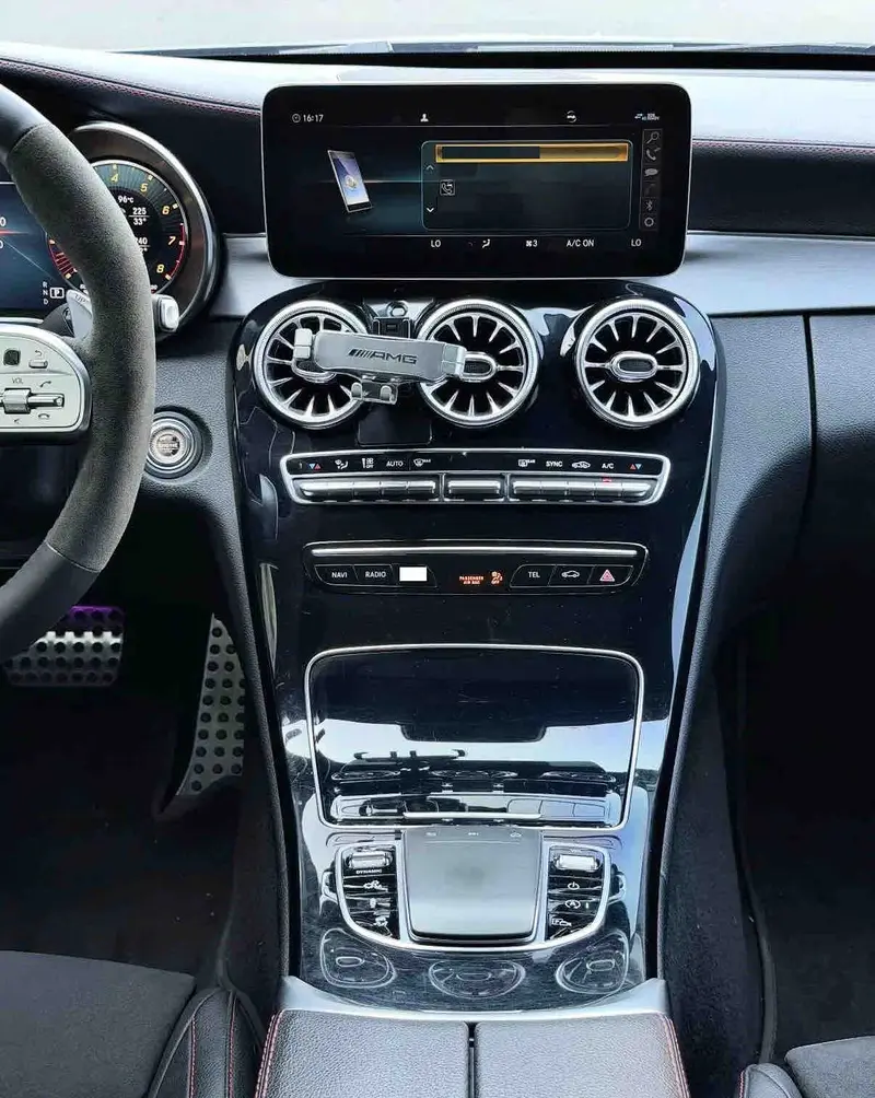 Vehicle photo 6