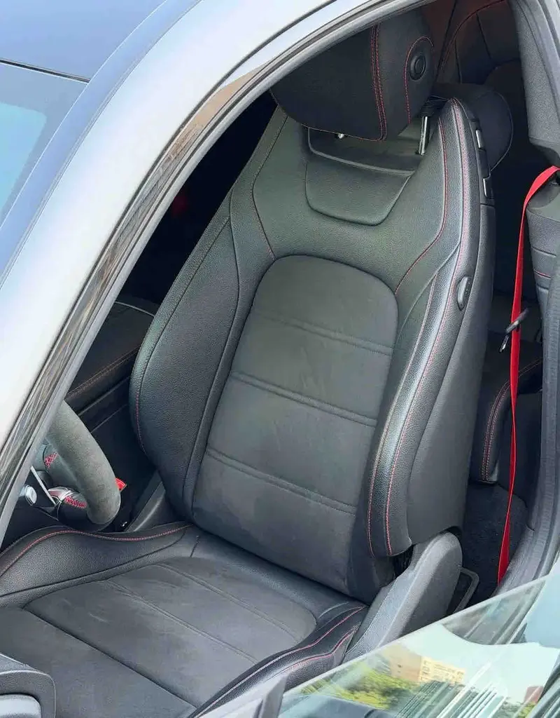 Vehicle photo 7