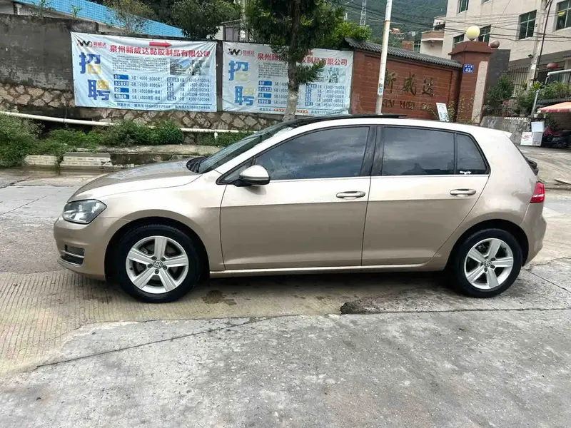Vehicle photo 4